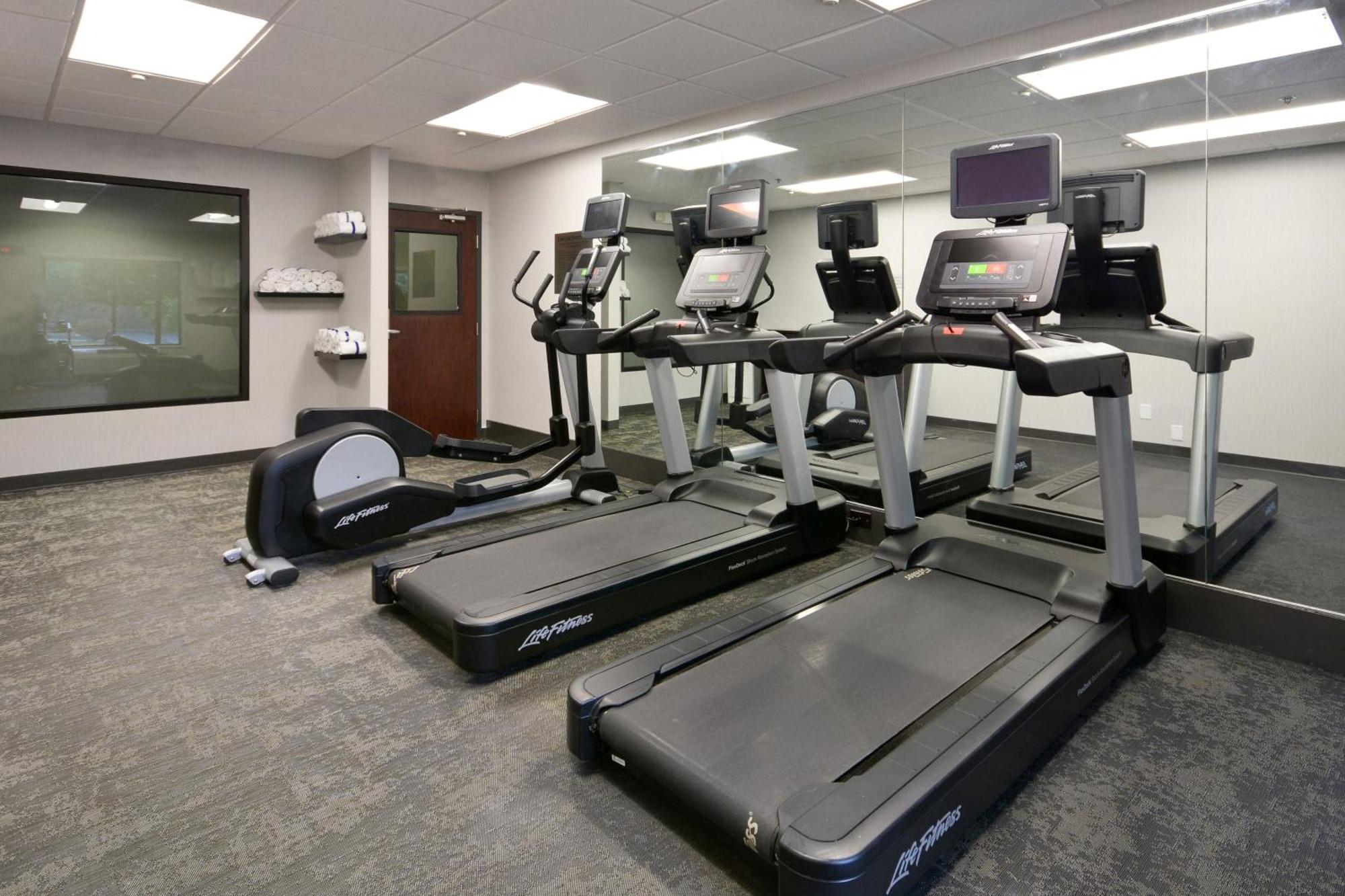 Fairfield Inn & Suites By Marriott Charlottesville North Екстер'єр фото